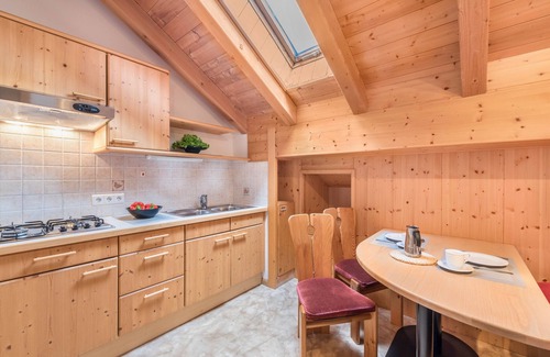 La Villa Apartment | Apartment 'Ciasa Alfred' with Mountain View, Wi-Fi & Balcony