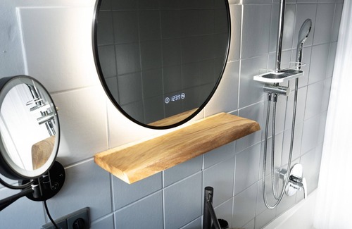 Weststadt Sudlicher Teil Apartment | Apartment 'City - Weststadt' with Balcony and Wi-Fi