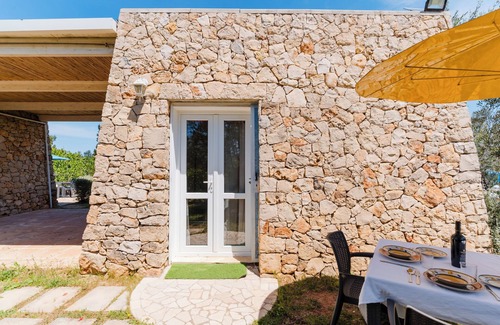Tuglie Apartment | Apartment 'Classic Dépendance - Angolo Cottura' with Shared Pool, Wi-Fi and Air Conditioning