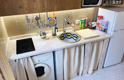 Stazzo Apartment | Apartment-close to Taormina, Etna, Catania, kitchen, parking, wifi,