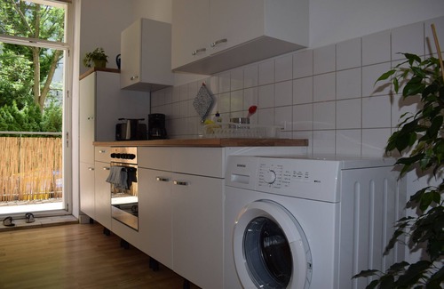 Suedvorstadt Apartment | Apartment, close to the center and in a quiet location on the floodplain forest
