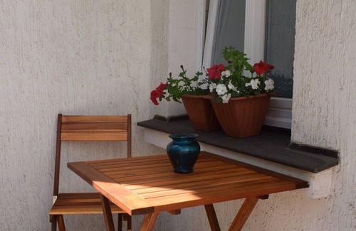 Suedvorstadt Apartment | Apartment, close to the center and in a quiet location on the floodplain forest