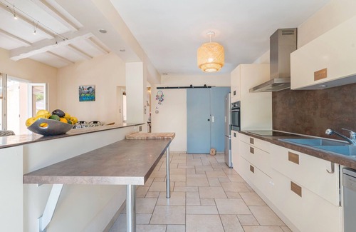 Vinon-sur-Verdon Apartment | Apartment 'Coeur De Lavande' with Private Pool, Private Terrace and Wi-Fi