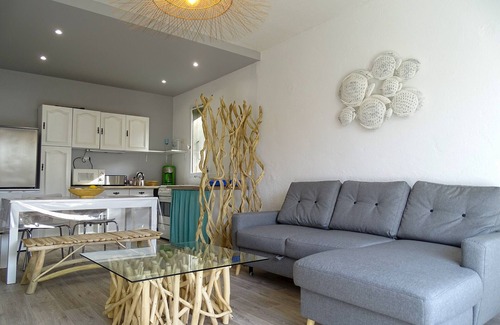 Algajola Apartment | Apartment-Comfort-Private Bathroom-Côté Jardin