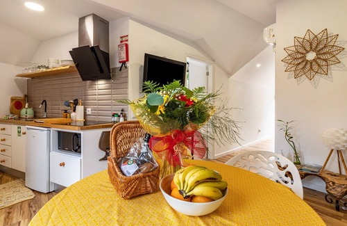 Ponta Delgada Apartment | Apartment 'Cork House - Fernandes Cottage' with Sea Views, Wi-Fi and Air Conditioning