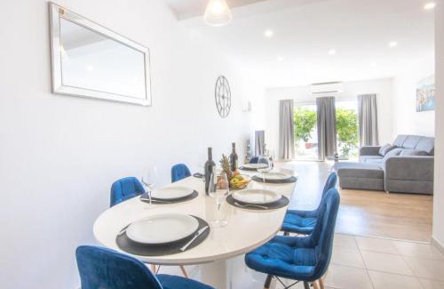 Moca Apartment | Apartment Cvita Free beach parking