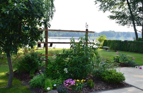 Schwerin Apartment | Apartment Dachgeschoss - Ferienwohnhaus Drei am Zemminsee