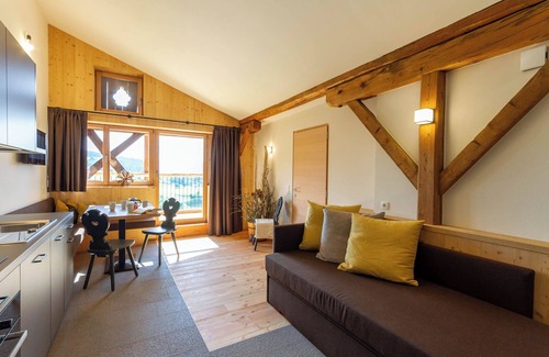 Fie allo Sciliar Apartment | Apartment "Daimlhof Ferienwohnung Moosherz" with Mountain View, Garden, Balcony & Wi-Fi