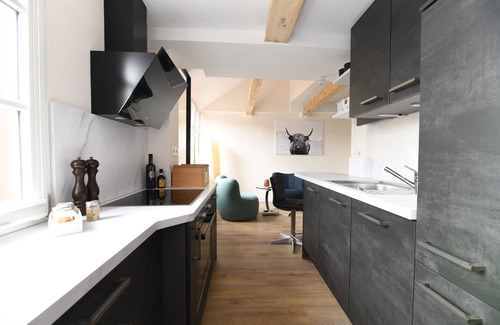 Heppenheim Apartment | Apartment 'Das Schiefe Haus Whg Weinlage' with Wi-Fi