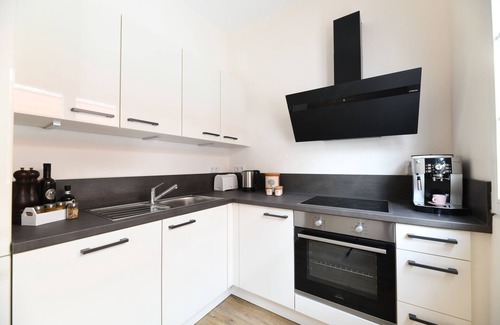 Heppenheim Apartment | Apartment 'Das Schiefe Haus Whg Bergstrasse' with Balcony and Wi-Fi