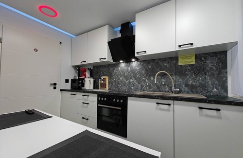 Neuburg Apartment | Apartment 'Neuburg 9' with Balcony and Wi-Fi