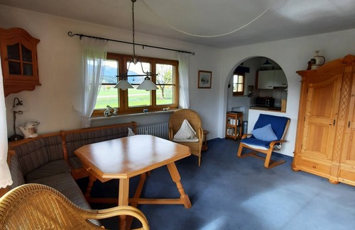Sonthofen Apartment | Apartment 'Ferienwohnung Hörnerblick 32' with Mountain View, Balcony and Wi-Fi