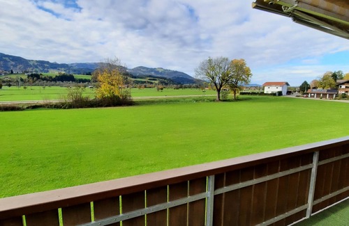 Sonthofen Apartment | Apartment 'Ferienwohnung Hörnerblick 32' with Mountain View, Balcony and Wi-Fi