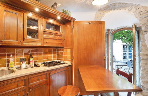 Apricale Apartment | Apartment "Dei Gufi" with Mountain View & Shared Terrace