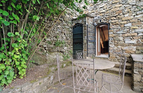Apricale Apartment | Apartment "Dei Gufi" with Mountain View & Shared Terrace