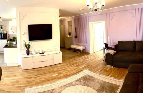Zentrum-Nord Apartment | Apartment-Deluxe-Private Bathroom-Balcony-Blumenstraße 54