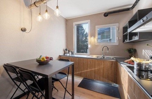 Lecco Apartment | Apartment 'Design Home' with Balcony and Wi-Fi
