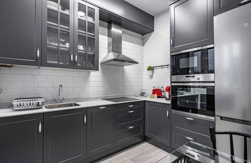 Cimadevilla Apartment | Apartment 'Diecinueve Treinta' with Private Terrace and Wi-Fi