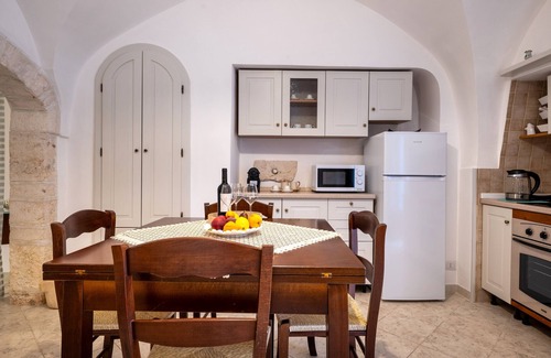 Centro Storico Apartment | Apartment 'Dimora Elio, Civico 46' with Wi-Fi