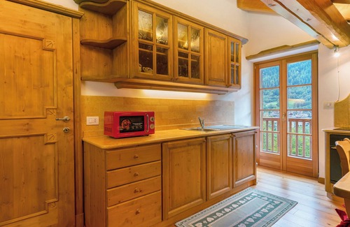 Bocenago Apartment | Apartment 'Dolomiti Deluxe - Bocenago' with Mountain View, Balcony and Wi-Fi
