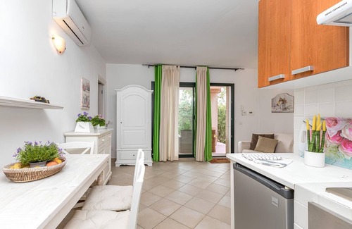 Rudalza Apartment | Apartment 'Domus Pintadas 1' with Private Terrace, Wi-Fi and Air Conditioning