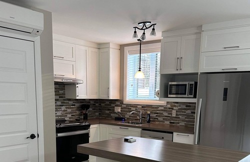 Saint-Emile Apartment | Apartment easy access as a couple or family