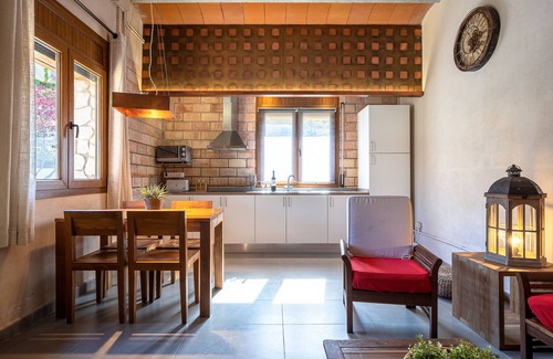 Conesa Apartment | Apartment 'El Clos 5' with Shared Terrace, Shared Garden and Wi-Fi