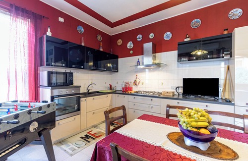 Serre di Rapolano Apartment | Apartment "El Giardino delle Rose" with Private Terrace & Wi-Fi
