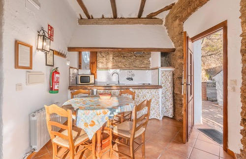 La Zubia Apartment | Apartment 'El Granero' with Mountain Views, Shared Pool and Wi-Fi