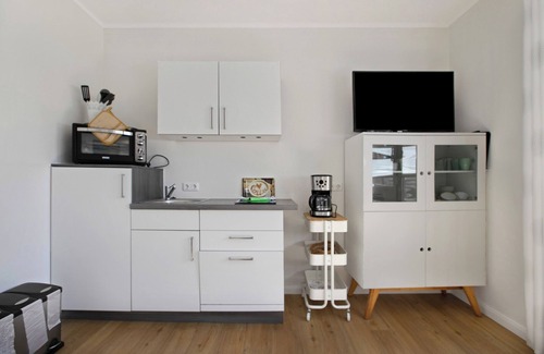 Meldorf Apartment | Apartment 'Elsa 2' with Private Terrace, Shared Garden and Wi-Fi
