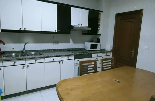 Monforte de Lemos Apartment | Apartment 'En Centro De Monforte' with Wi-Fi