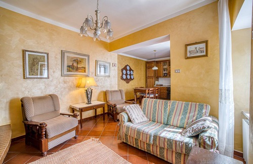 Messenano Apartment | Apartment 'Eremo Di Santo Apollinare' with Mountain View, Private Terrace and Wi-Fi