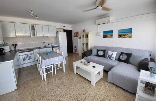 Colonia Sant Jordi Apartment | Apartment 'Can Pep' with Balcony, Wi-Fi and Air Conditioning