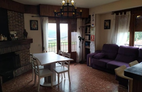El Rasillo de Cameros Apartment | Apartment 'Luar 3' with Mountain View and Wi-Fi