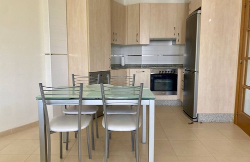 Porto de Espasante Apartment | Apartment with ocean views and community pool, just a 3 min walk to the beach!