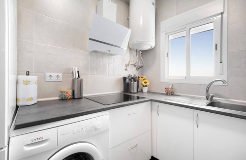 Valdelagrana Apartment | Apartment '1a Linea Valdelagrana' with Sea View, Shared Pool and Wi-Fi