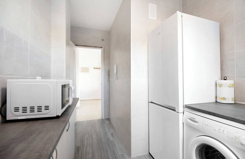 Valdelagrana Apartment | Apartment '1a Linea Valdelagrana' with Sea View, Shared Pool and Wi-Fi
