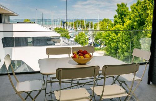 Balatonszemes Apartment | Apartment Fűzfő by Interhome