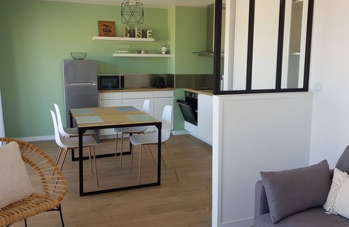 Binic Apartment | Apartment facing the sea 30 meters from the beach!