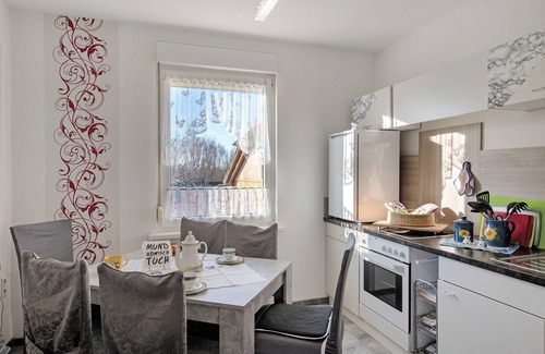 Kenz-Kustrow Apartment | Apartment 'Familienfreundliche' with Private Garden and Wi-Fi