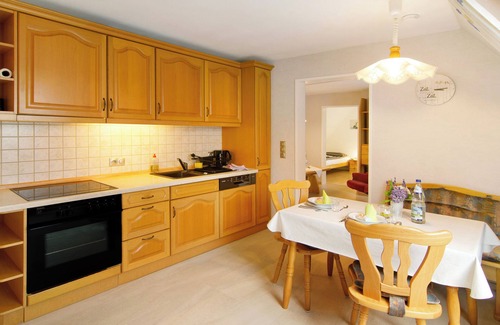 Kayhauserfeld Apartment | Apartment 'Ferienwohnung Härtel' with Shared Garden and Wi-Fi