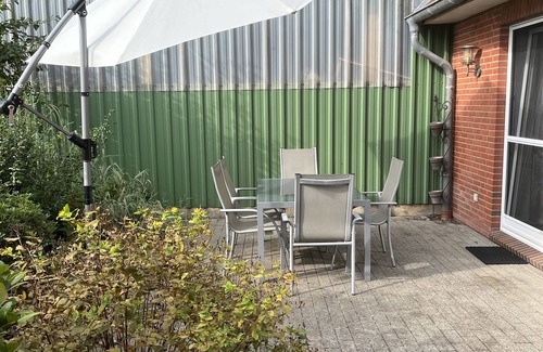 Lehe Apartment | Apartment 'Ferienhof Anke Thiede' with Private Terrace, Shared Garden and Wi-Fi