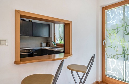 Vollan Apartment | Apartment "Ferienhof Turmwirt Pink Leidy" with Mountain View, Shared Pool & Wi-Fi