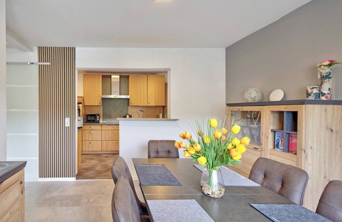 Pommelsbrunn Apartment | Apartment 'Ferienwohnung Högenbachtal' with Private Terrace, Private Garden and Wi-Fi