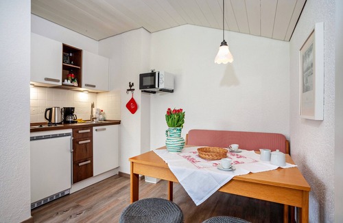 Bolsterlang Apartment | Apartment 'Ferienwohnung Braun' with Mountain View, Balcony and Wi-Fi