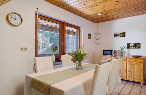 Kirchzarten Apartment | Apartment 'Ferienwohnung Lavendel' with Mountain View, Shared Terrace and Wi-Fi