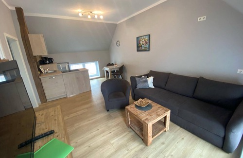 Parsteinsee Apartment | Apartment 'Ferienwohnung 4' with Shared Terrace and Wi-Fi