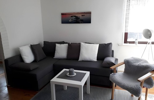 Wesselburen Apartment | Apartment 'Ferienwohnung Edel' with Private Terrace and Wi-Fi