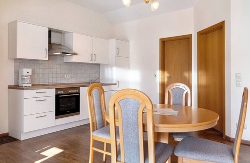 Nesselried Apartment | Apartment 'Ferienwohnung Birne' with Shared Garden, Balcony and Wi-Fi
