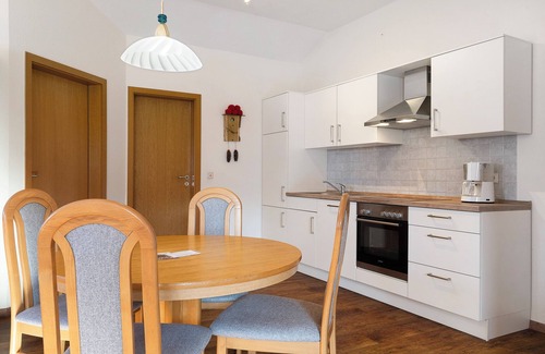 Nesselried Apartment | Apartment 'Ferienwohnung Traube' with Shared Garden, Balcony and Wi-Fi